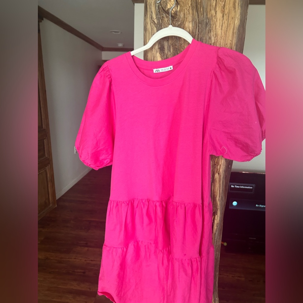 Zara short sleeve puff sleeve dress.